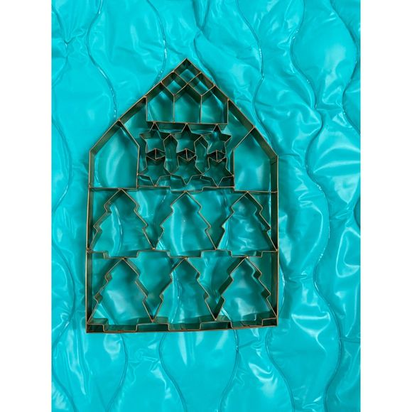 Hearth and Hand Magnolia 2019 Multi Cookie Cutter Tree Stars House 13x9 - Picture 1 of 3
